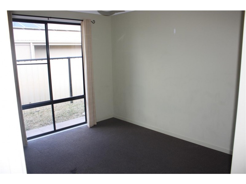 38 Mayfair Drive, Emerald QLD 4720