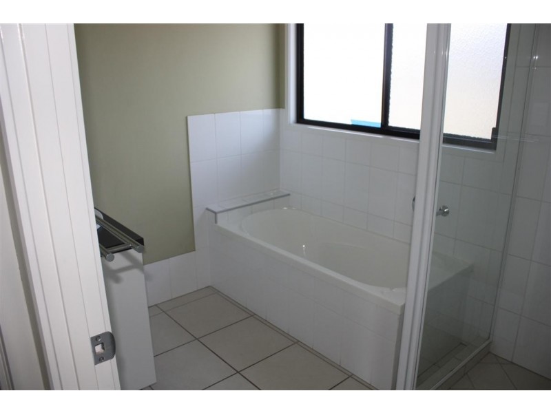 38 Mayfair Drive, Emerald QLD 4720