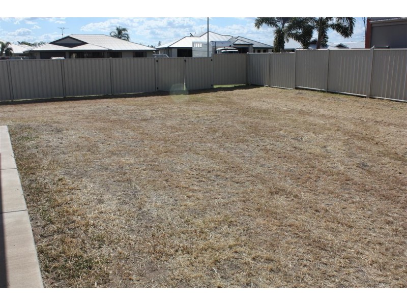 38 Mayfair Drive, Emerald QLD 4720