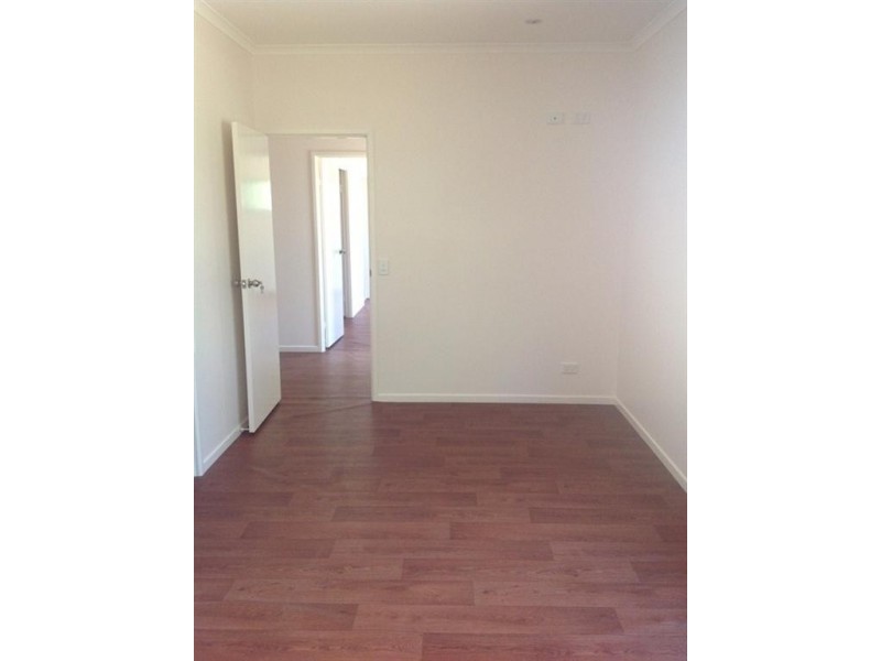 11 Roxburgh Street, Capella QLD 4723