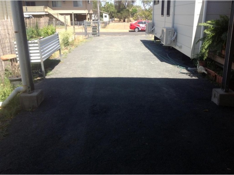 11 Roxburgh Street, Capella QLD 4723