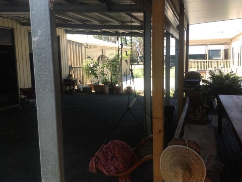 11 Roxburgh Street, Capella QLD 4723