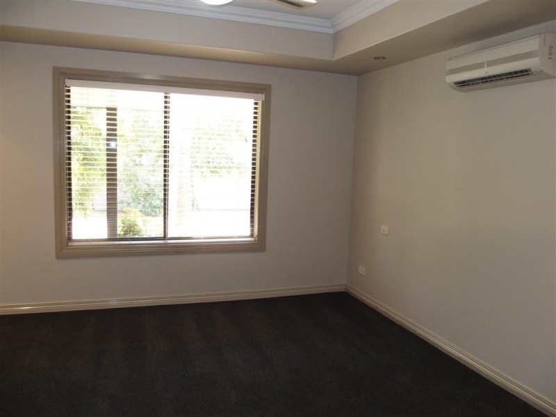 8 Campbell Ford Drive, Emerald QLD 4720