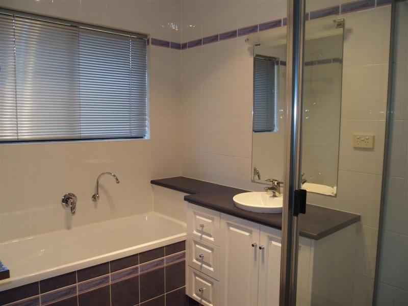 8 Campbell Ford Drive, Emerald QLD 4720