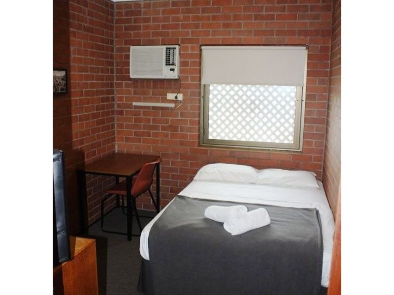 90 Clermont Street, Emerald QLD 4720