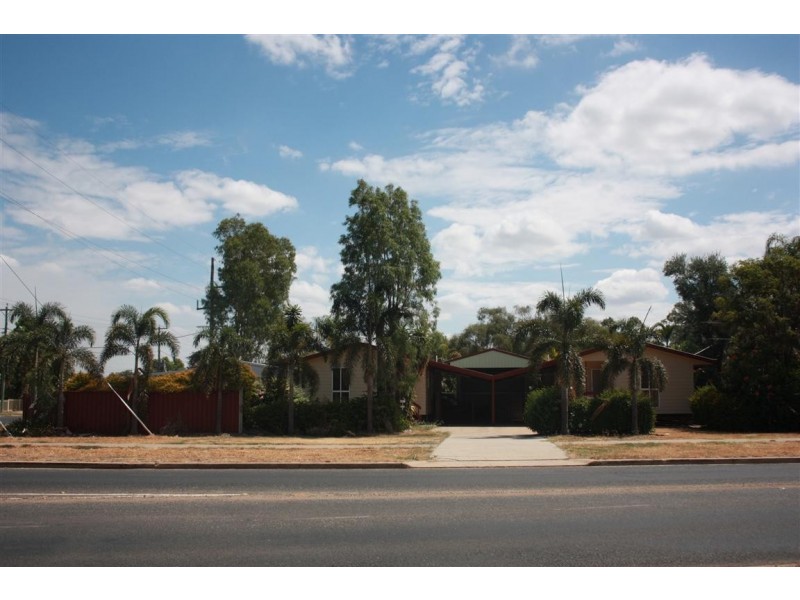 2 Roberts Street, Emerald QLD 4720