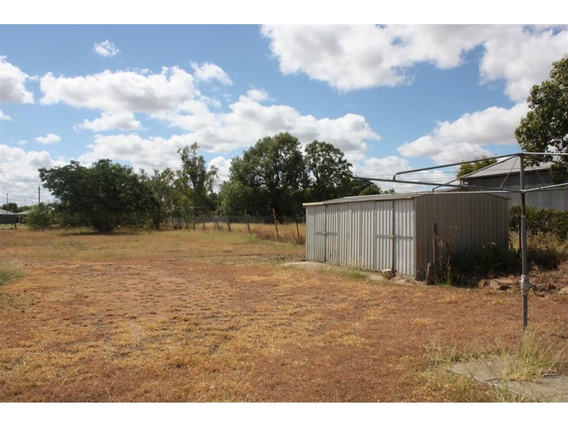 33 Peak Downs Street, Capella QLD 4723