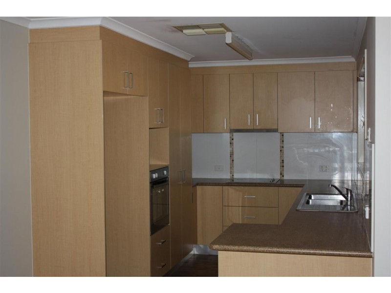 54 Braeside Road, Emerald QLD 4720