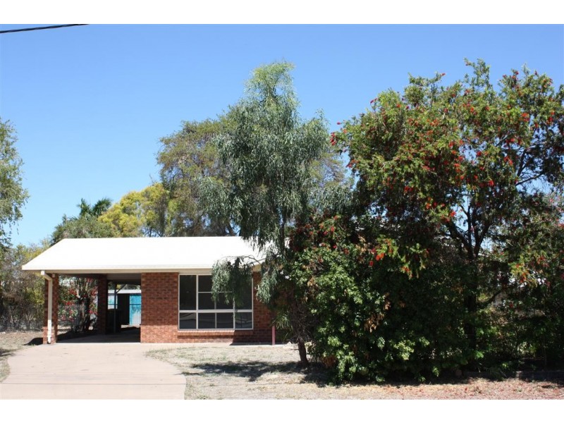 54 Braeside Road, Emerald QLD 4720