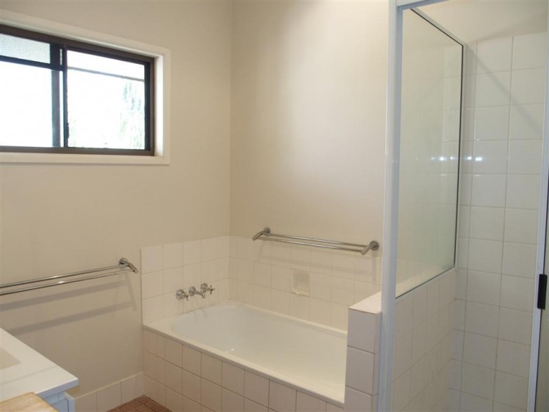 14 Gene Street, Emerald QLD 4720