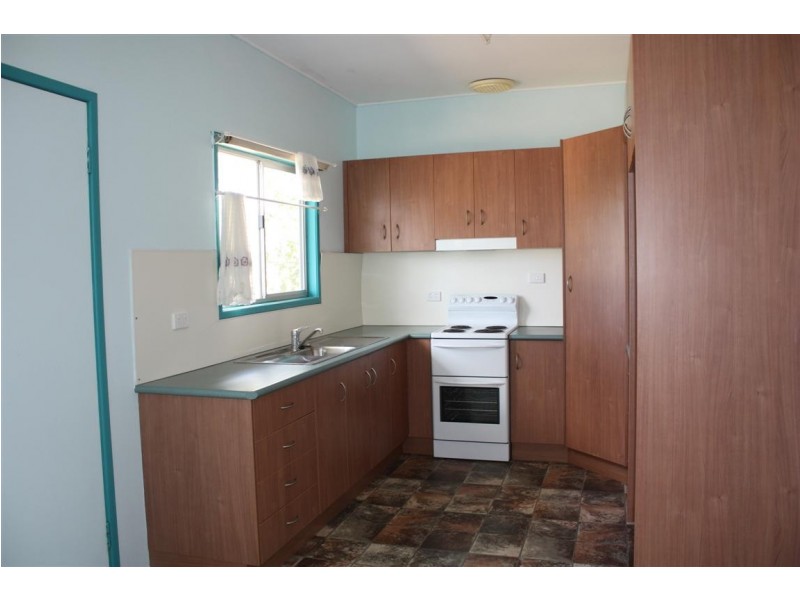 13 McLean Street, Capella QLD 4723