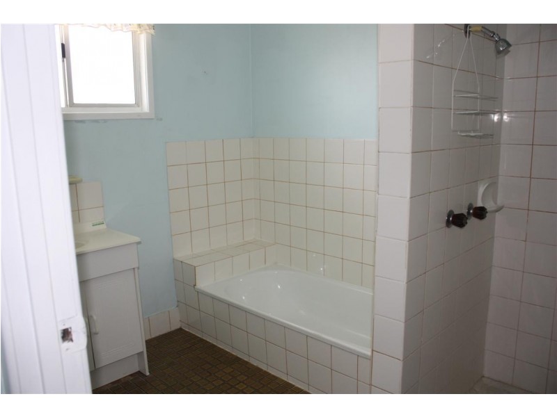 13 McLean Street, Capella QLD 4723