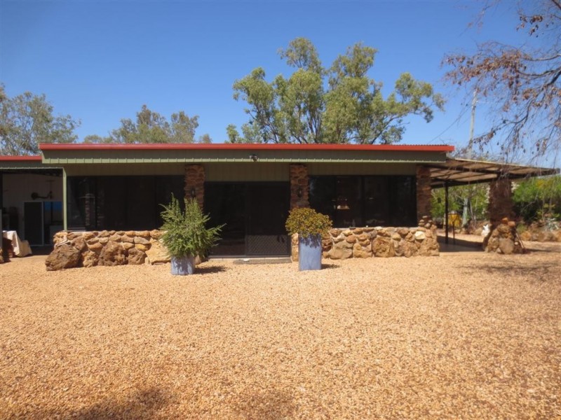 35 Raintree Ave, Sapphire QLD 4702