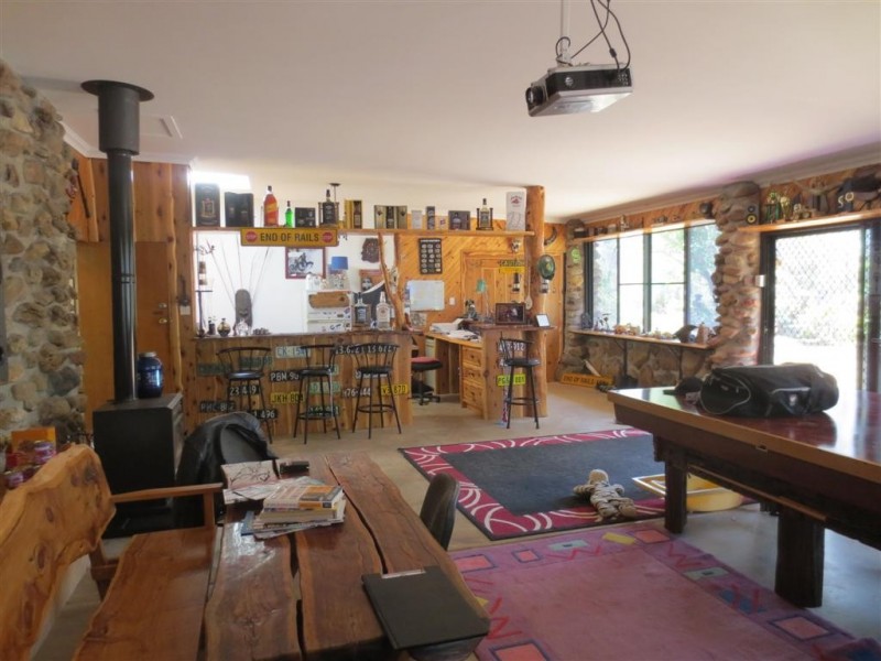 35 Raintree Ave, Sapphire QLD 4702