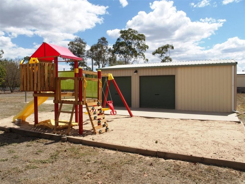 13 Edgewood Drive, Emerald QLD 4720
