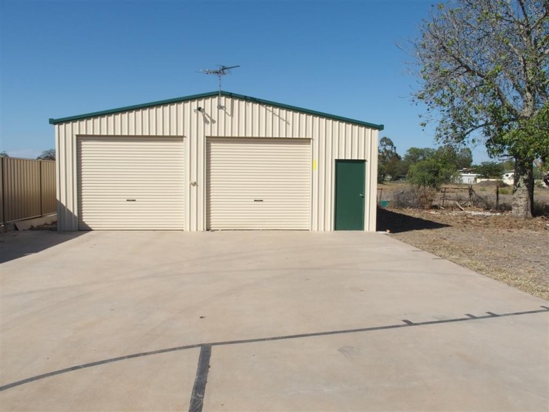 7 Robert Street, Emerald QLD 4720