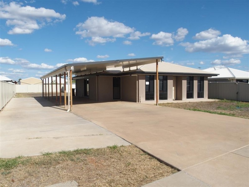 50 Mayfair Drive, Emerald QLD 4720