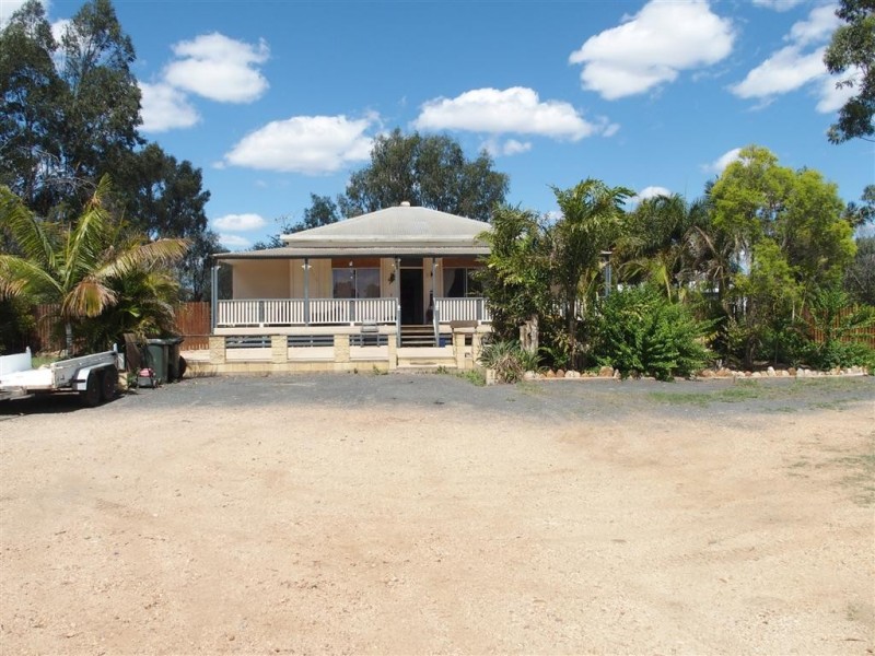 28 Silica Rd, Emerald QLD 4720