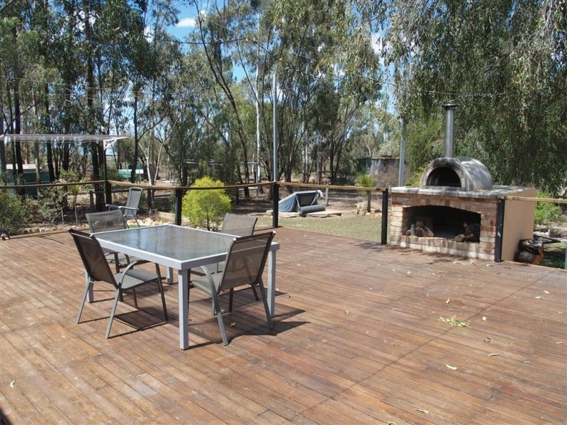 28 Silica Rd, Emerald QLD 4720