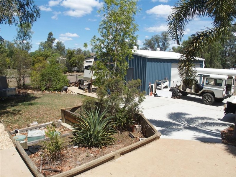 28 Silica Rd, Emerald QLD 4720