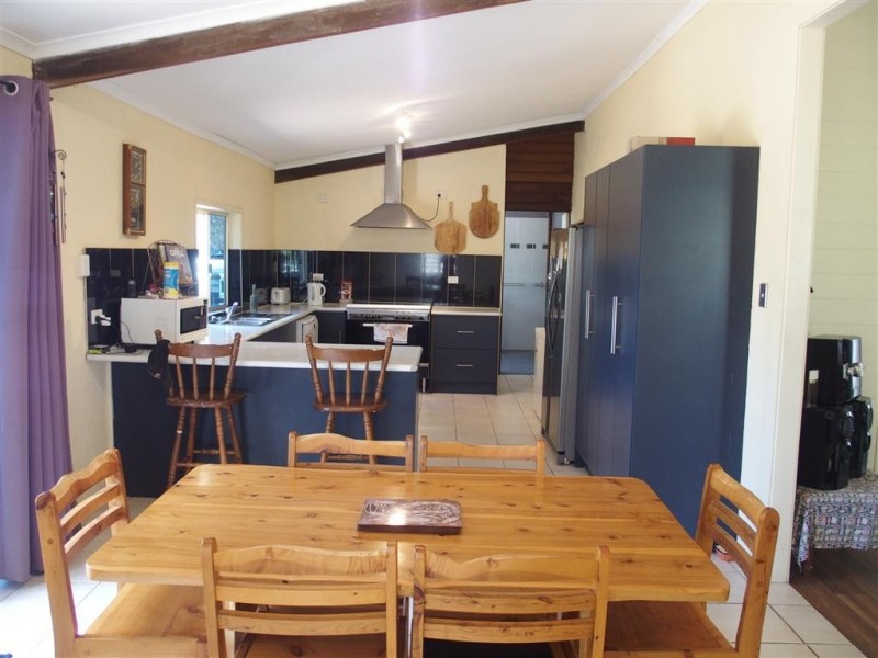 28 Silica Rd, Emerald QLD 4720