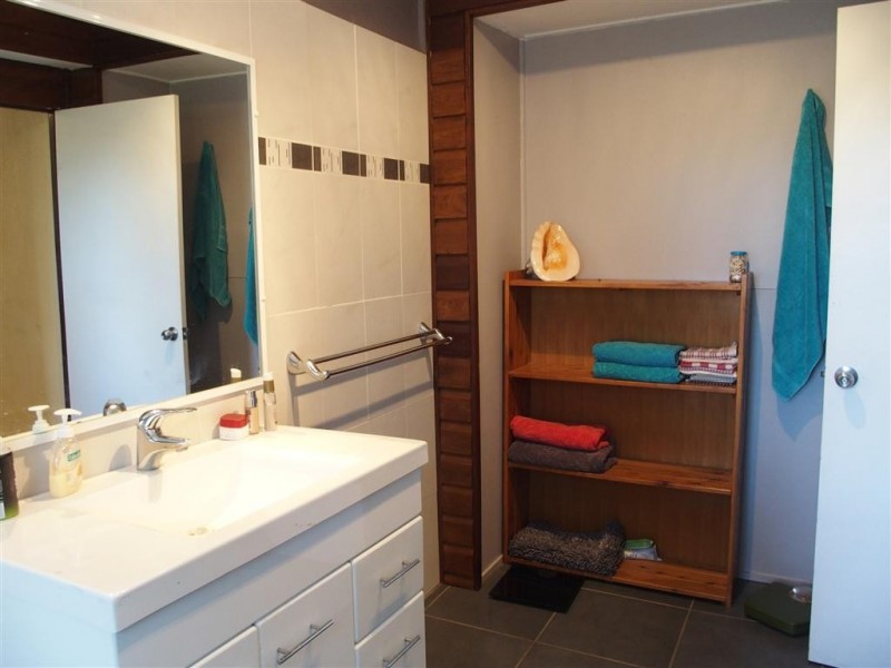 28 Silica Rd, Emerald QLD 4720