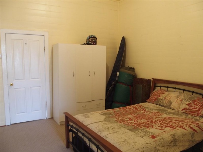 28 Silica Rd, Emerald QLD 4720