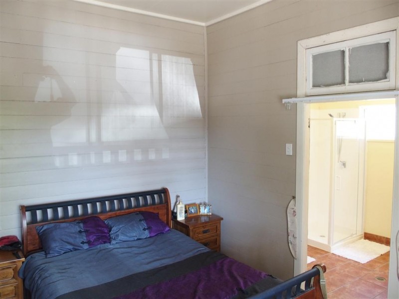 28 Silica Rd, Emerald QLD 4720