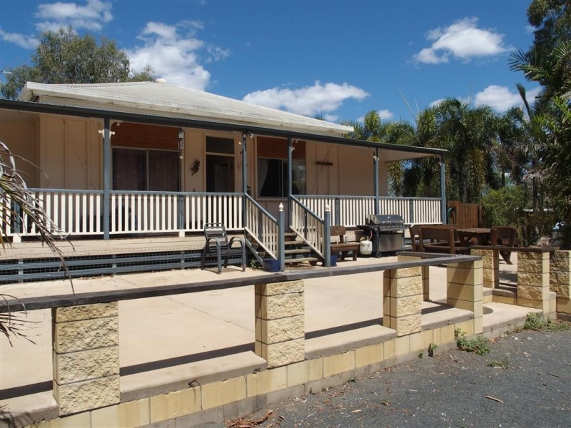 28 Silica Rd, Emerald QLD 4720