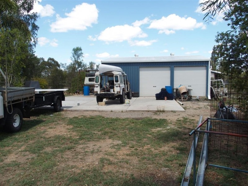 28 Silica Rd, Emerald QLD 4720