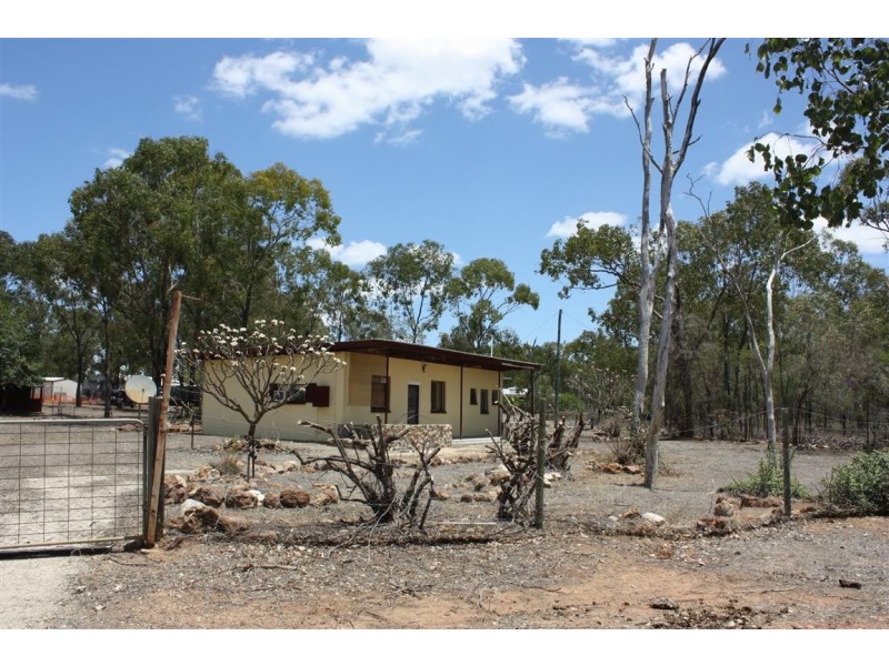 7 Baker Road, Sapphire QLD 4702