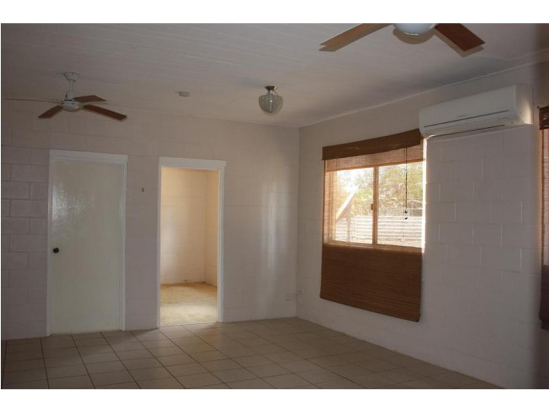 7 Baker Road, Sapphire QLD 4702