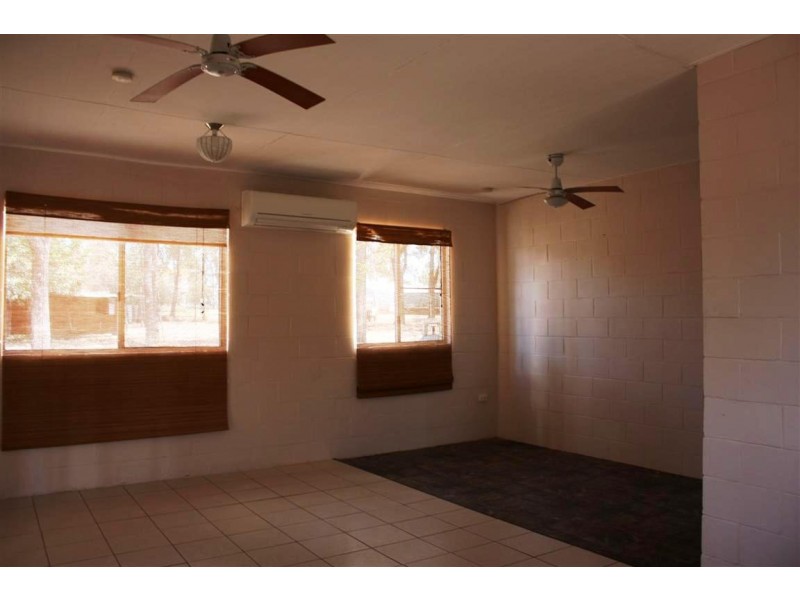 7 Baker Road, Sapphire QLD 4702