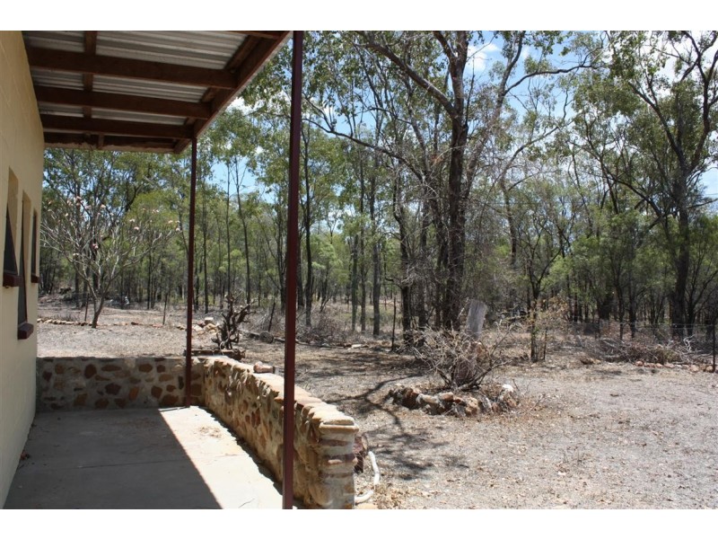 7 Baker Road, Sapphire QLD 4702