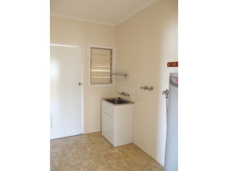 16 Bridgeman Street, Emerald QLD 4720