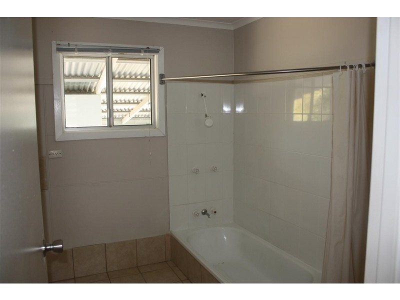 72 Braeside Road, Emerald QLD 4720