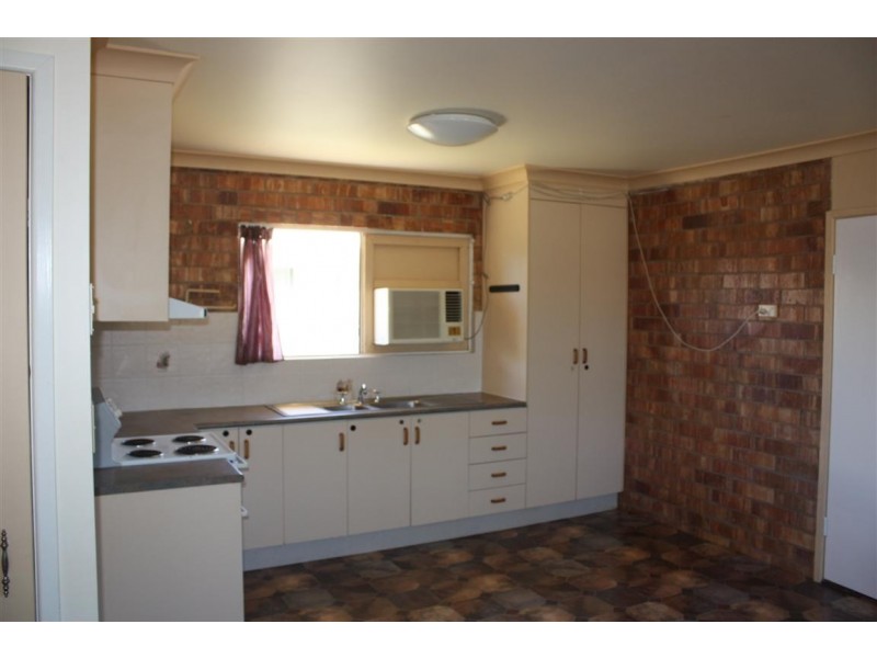 1/167 Opal Street, Emerald QLD 4720