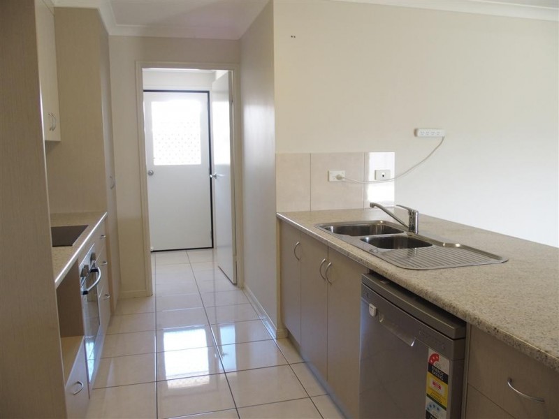 73 Loch Street, Emerald QLD 4720