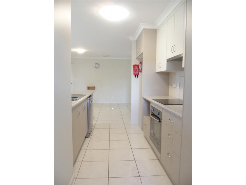 73 Loch Street, Emerald QLD 4720
