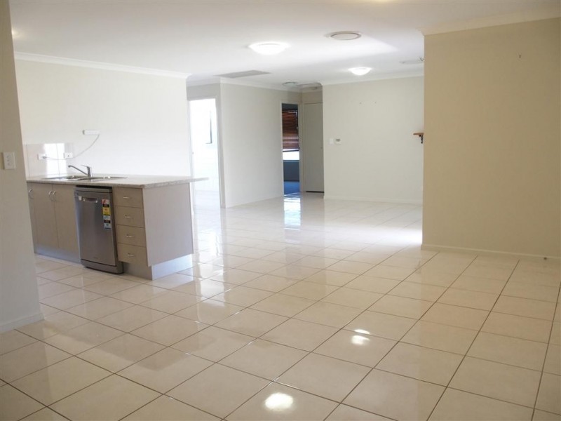 73 Loch Street, Emerald QLD 4720