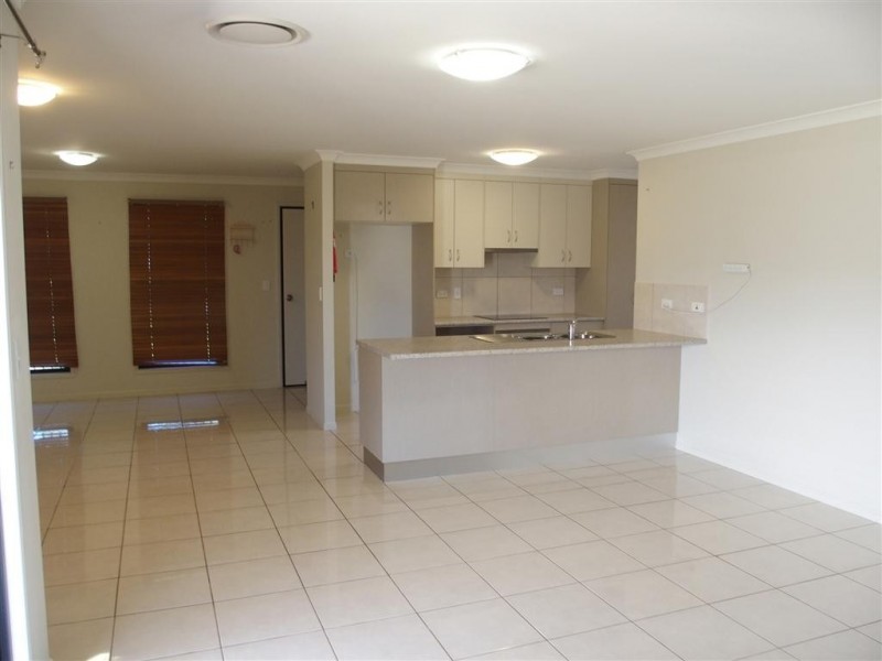 73 Loch Street, Emerald QLD 4720