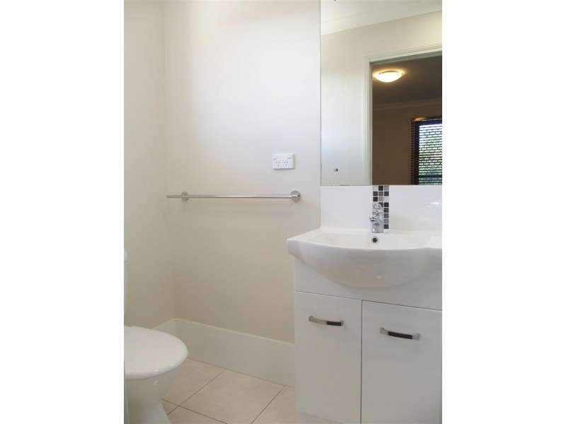 73 Loch Street, Emerald QLD 4720
