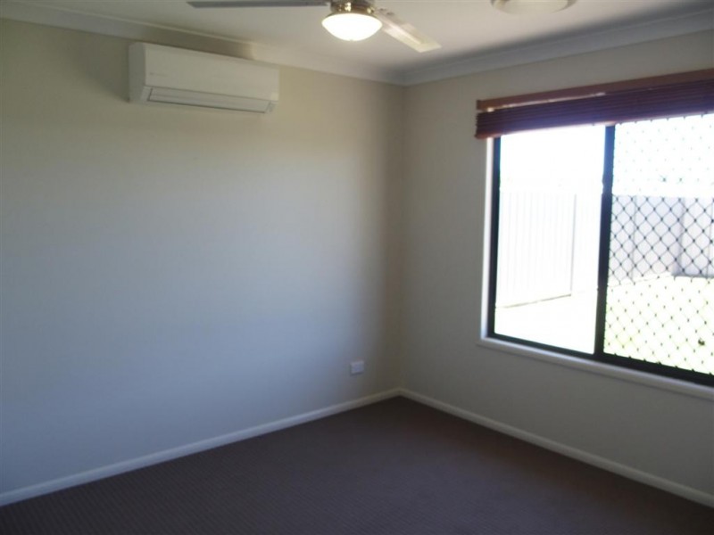 73 Loch Street, Emerald QLD 4720