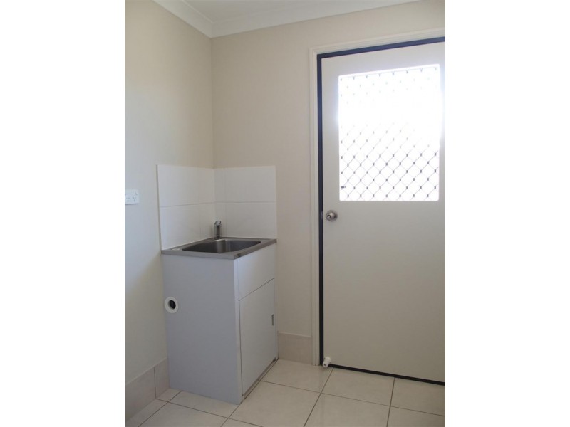 73 Loch Street, Emerald QLD 4720
