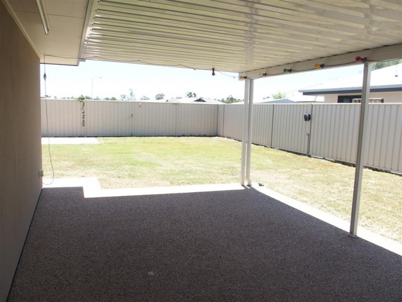 73 Loch Street, Emerald QLD 4720