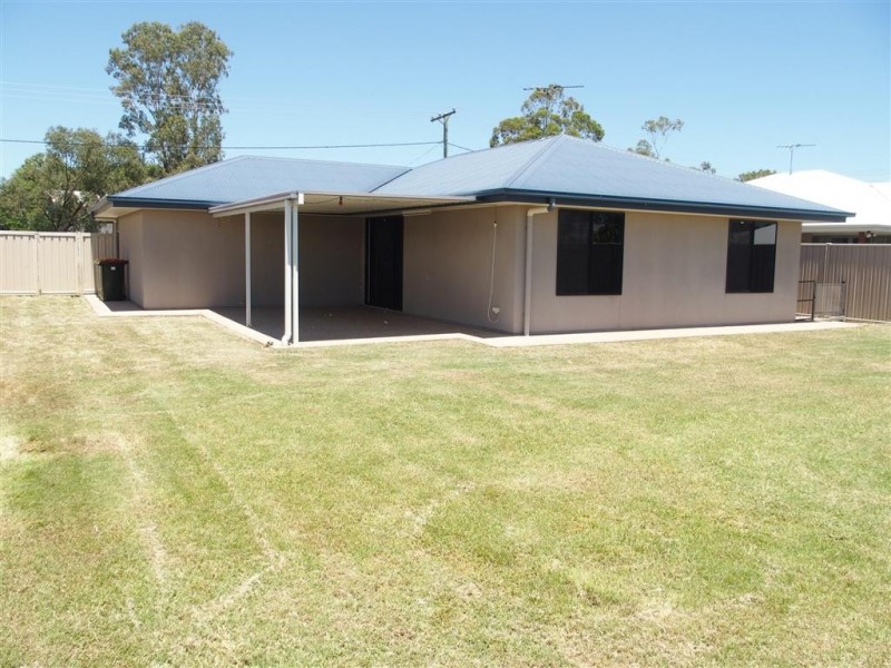 73 Loch Street, Emerald QLD 4720