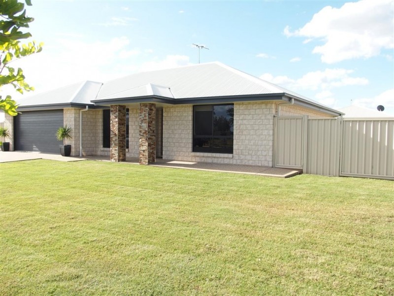 74 Canterbury Road, Emerald QLD 4720