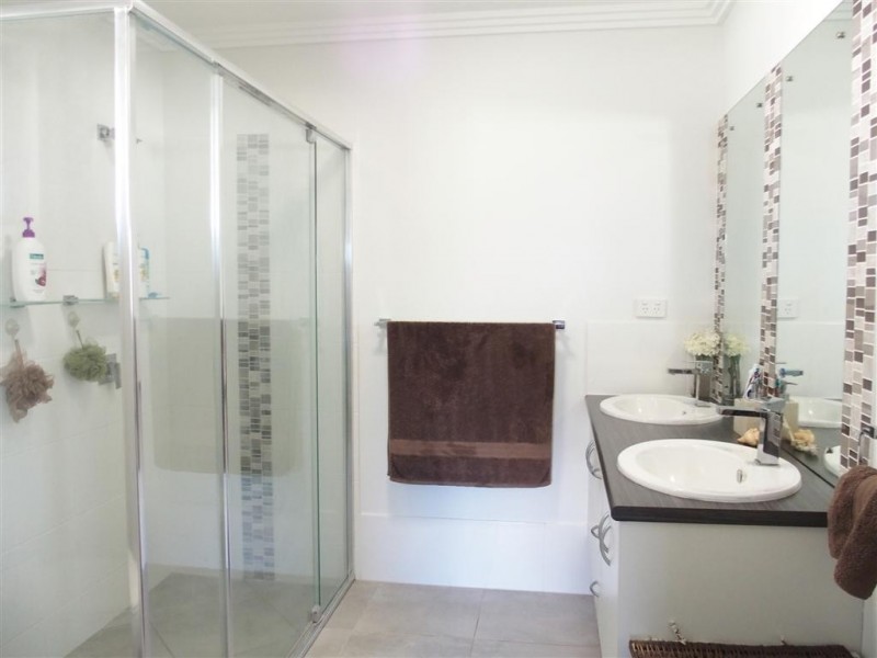 74 Canterbury Road, Emerald QLD 4720