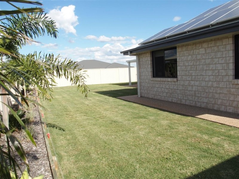 74 Canterbury Road, Emerald QLD 4720