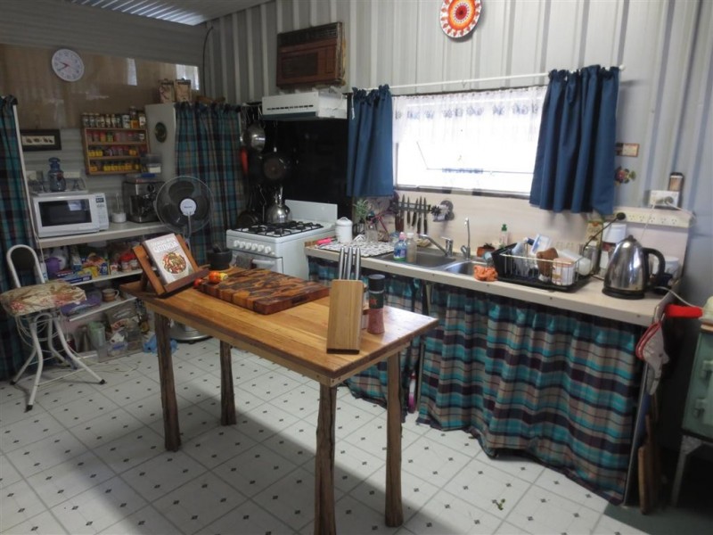 MC 71529 25 Rubyhill Crescent, Sapphire QLD 4702